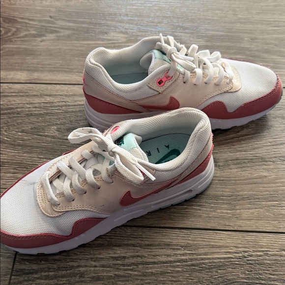 Nike Kids White and Pink Low-Top Sneakers - Picture 6 of 8